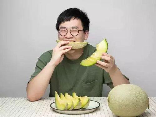 吃瓜梨甜姨,揭秘瓜果中的甜蜜生活
