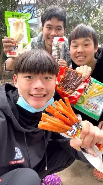 mylmyezry吃瓜精神小伙,揭秘网络红人的魅力与影响力