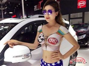 车模美女吃瓜,趣味瞬间曝光